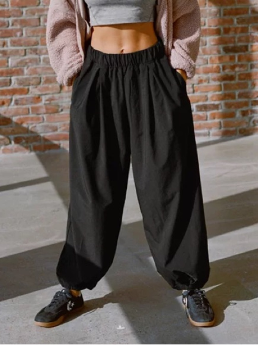 OFFLINE By Aerie Nice Moves Balloon Pant Size Large - Black NWT
